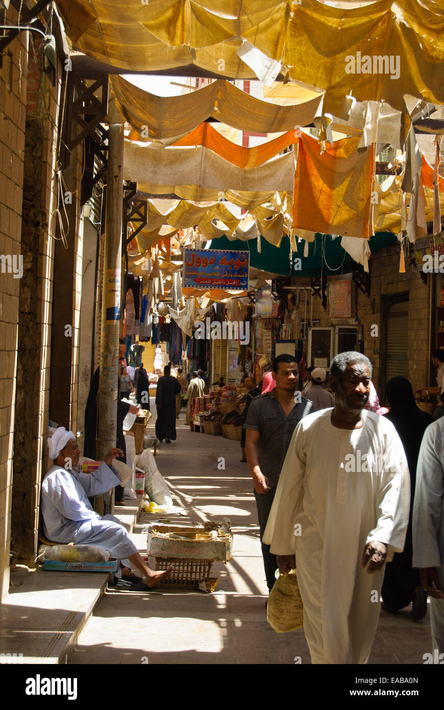Pressione atmosferica locale mercato di Aswan Foto Stock