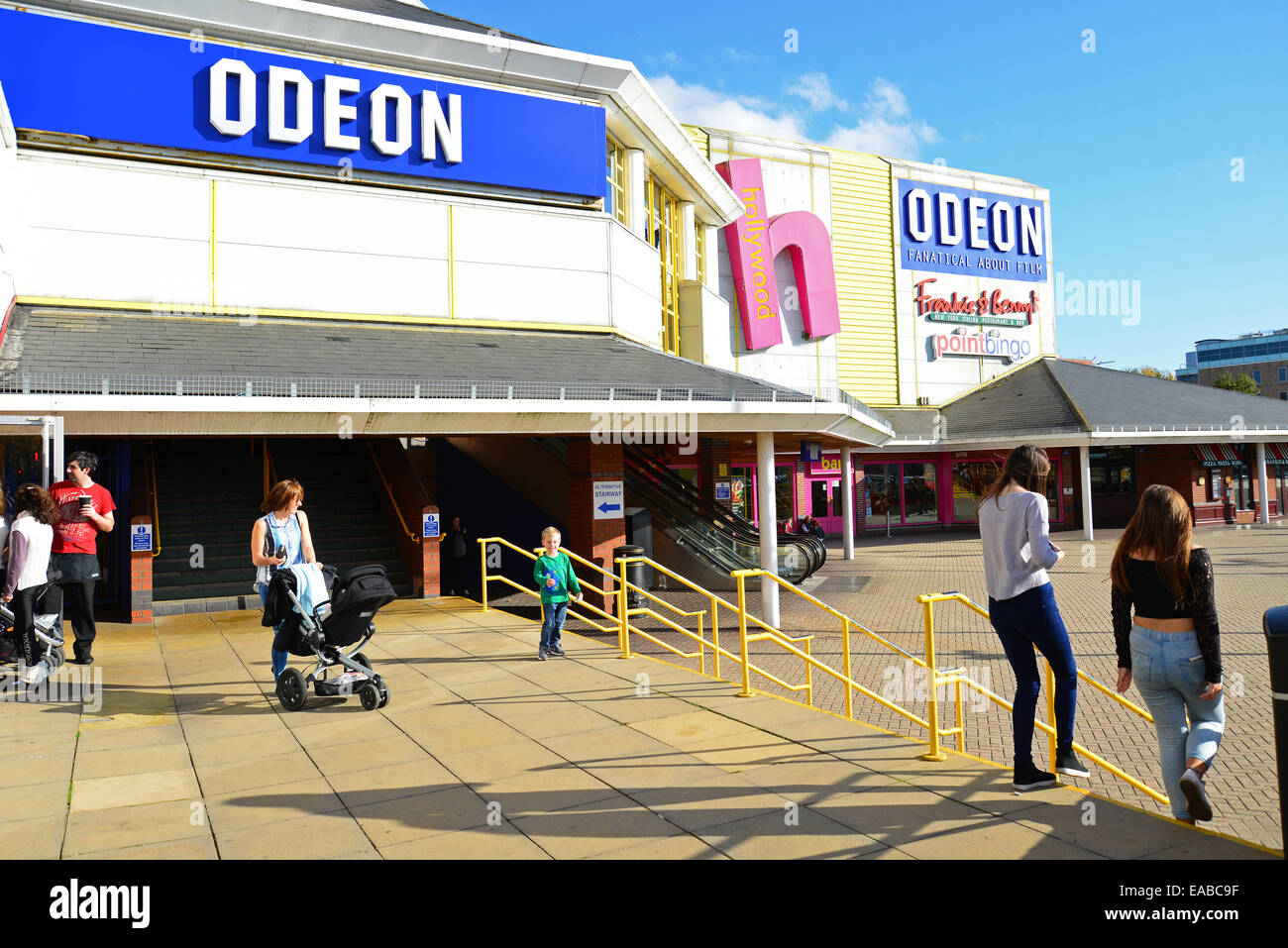 Cinema Odeon di Bracknell, il punto, Skimped Hill Lane, Bracknell, Berkshire, Inghilterra, Regno Unito Foto Stock