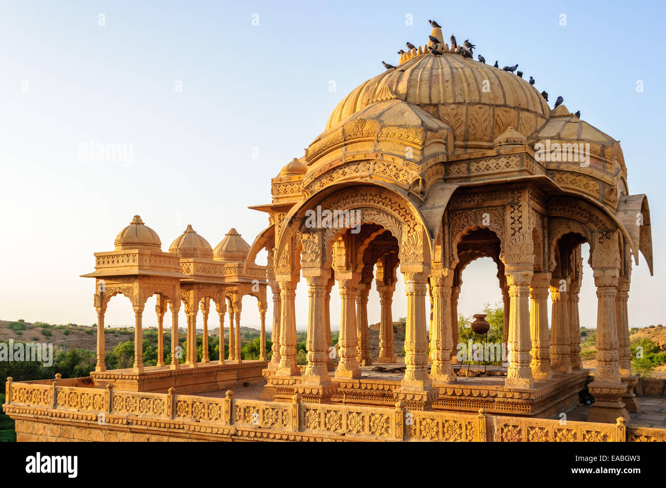 Cenotaphs di Bada Bagh, King's memoriali, Jaisalmer, Rajasthan Foto Stock