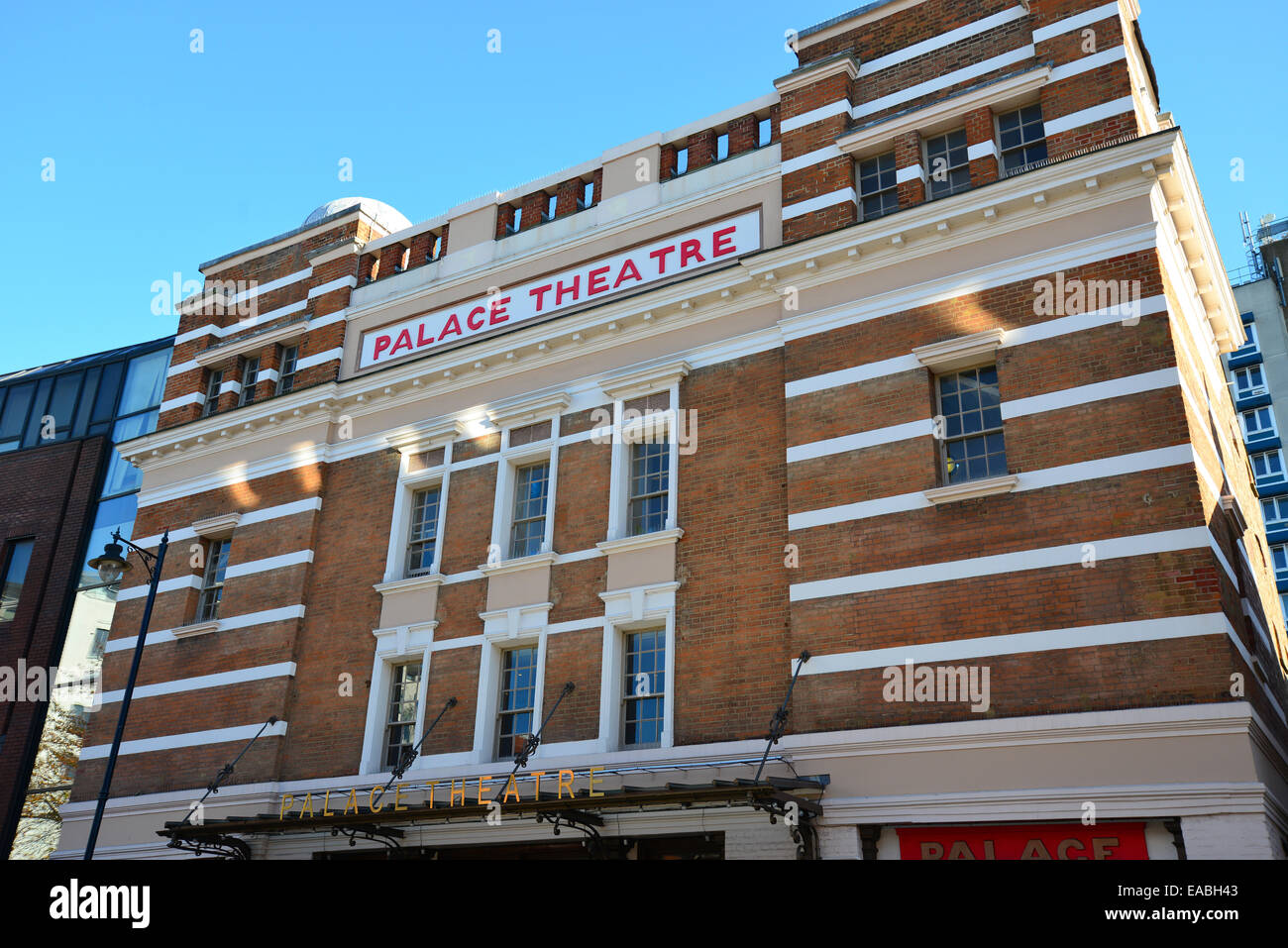 Watford Palace Theatre, Clarendon Road, Watford, Hertfordshire, England, Regno Unito Foto Stock
