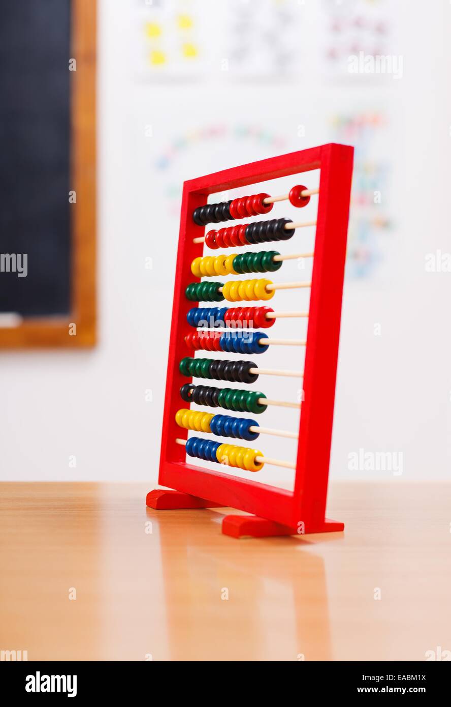 Red abacus nella camera di classe Foto Stock