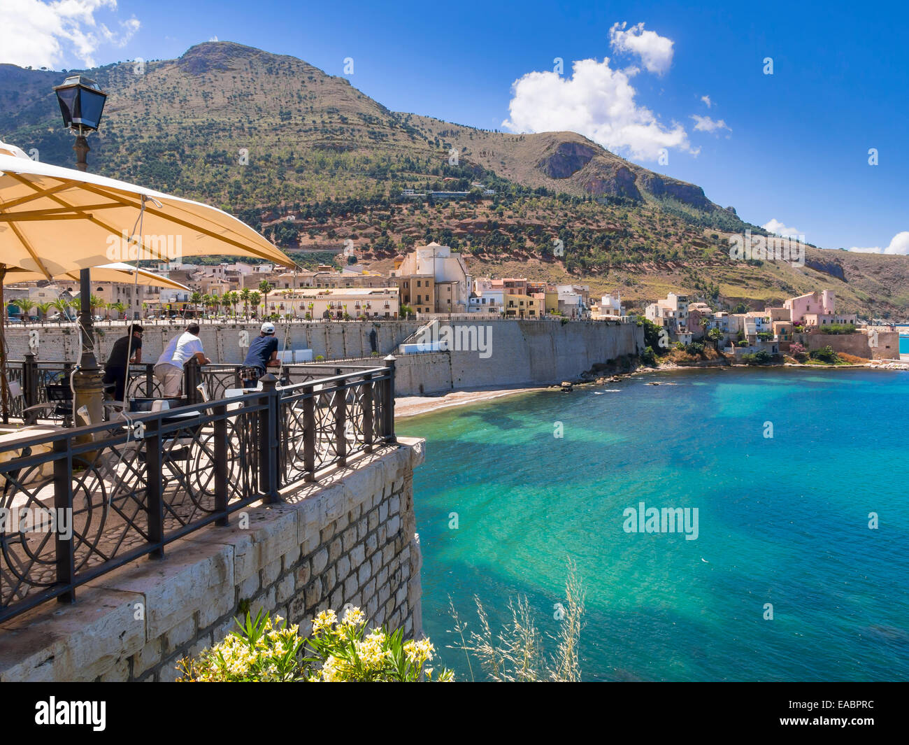 Italia Sicilia Provincia di Trapani villaggio di pescatori di Castellammare  del Golfo Foto stock - Alamy