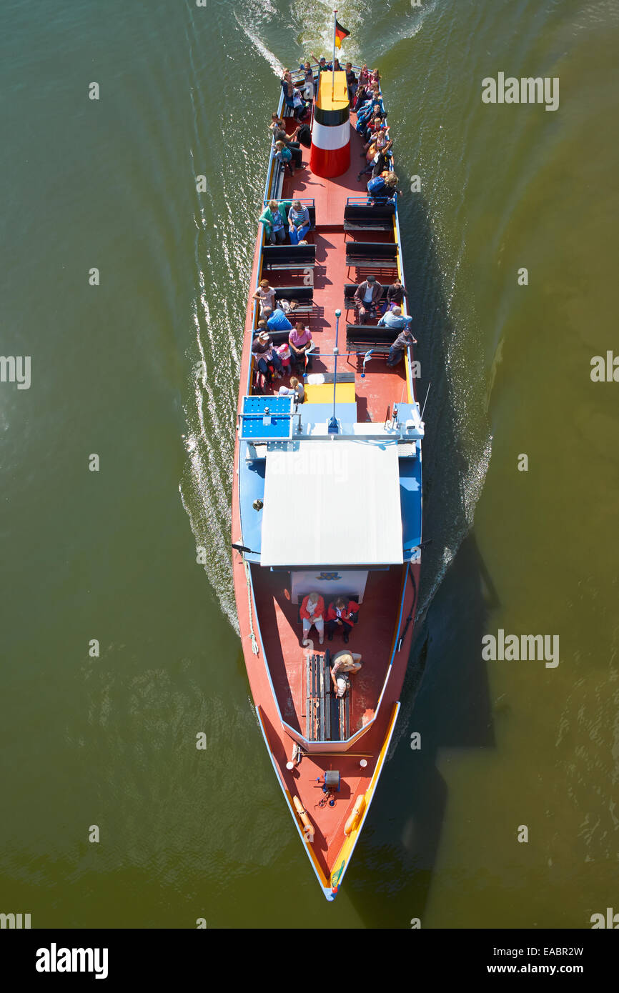 Germania, Wiesbaden tourboat sul Fiume Reno Foto Stock