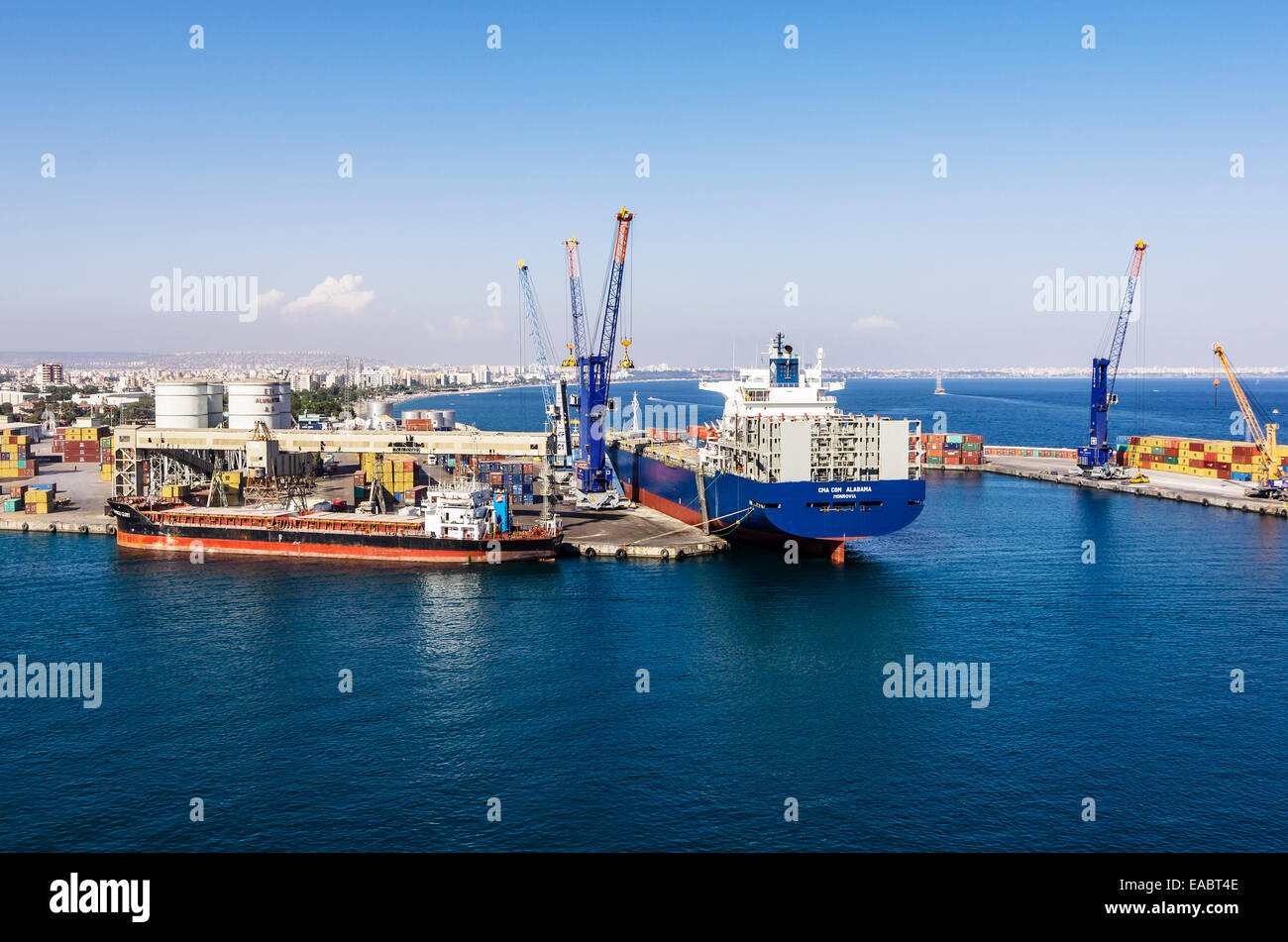 La Turchia, il Medio Oriente, Antalya, porto di contenitore Foto Stock