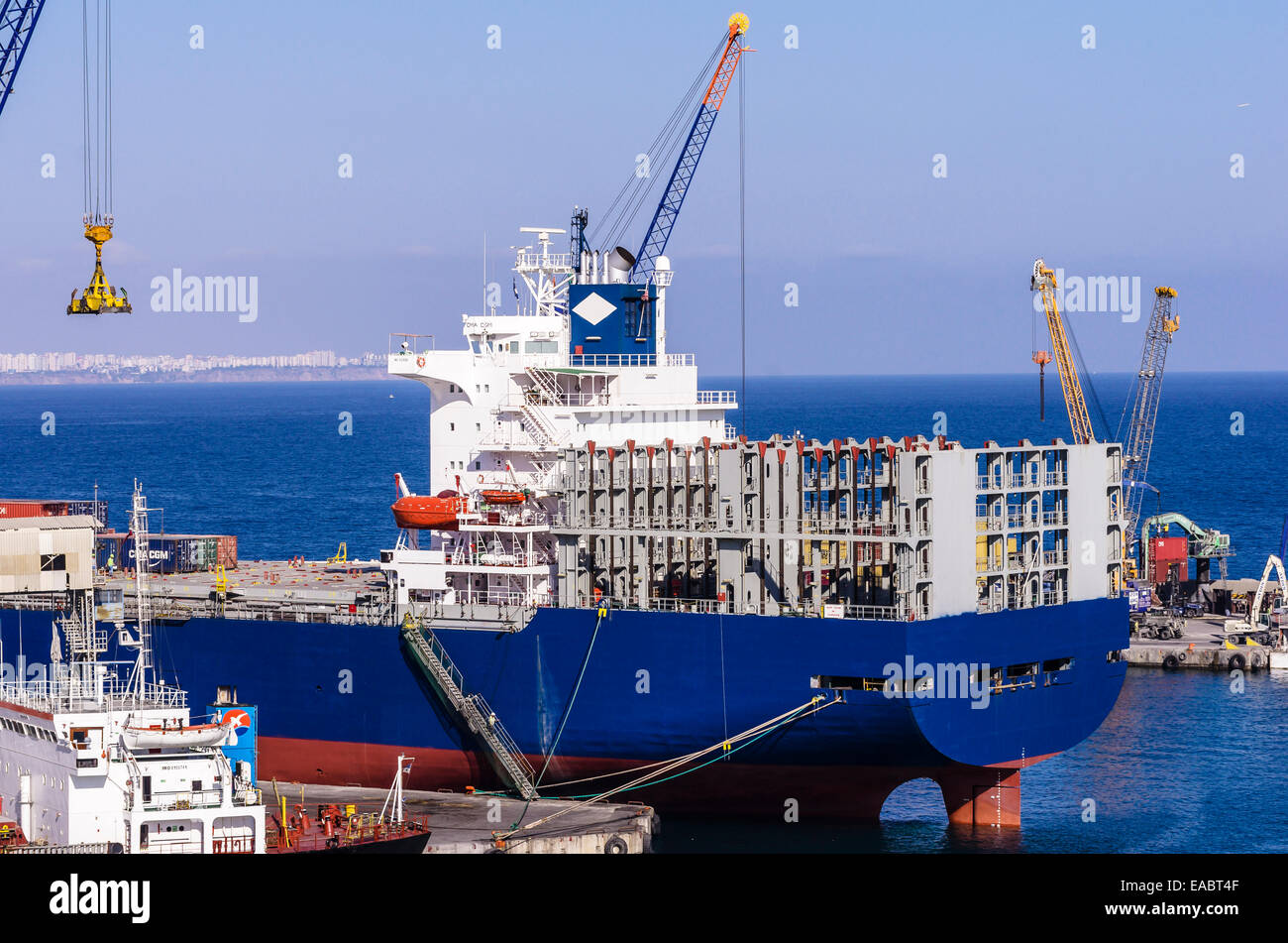 La Turchia, il Medio Oriente, Antalya, porto di contenitore Foto Stock