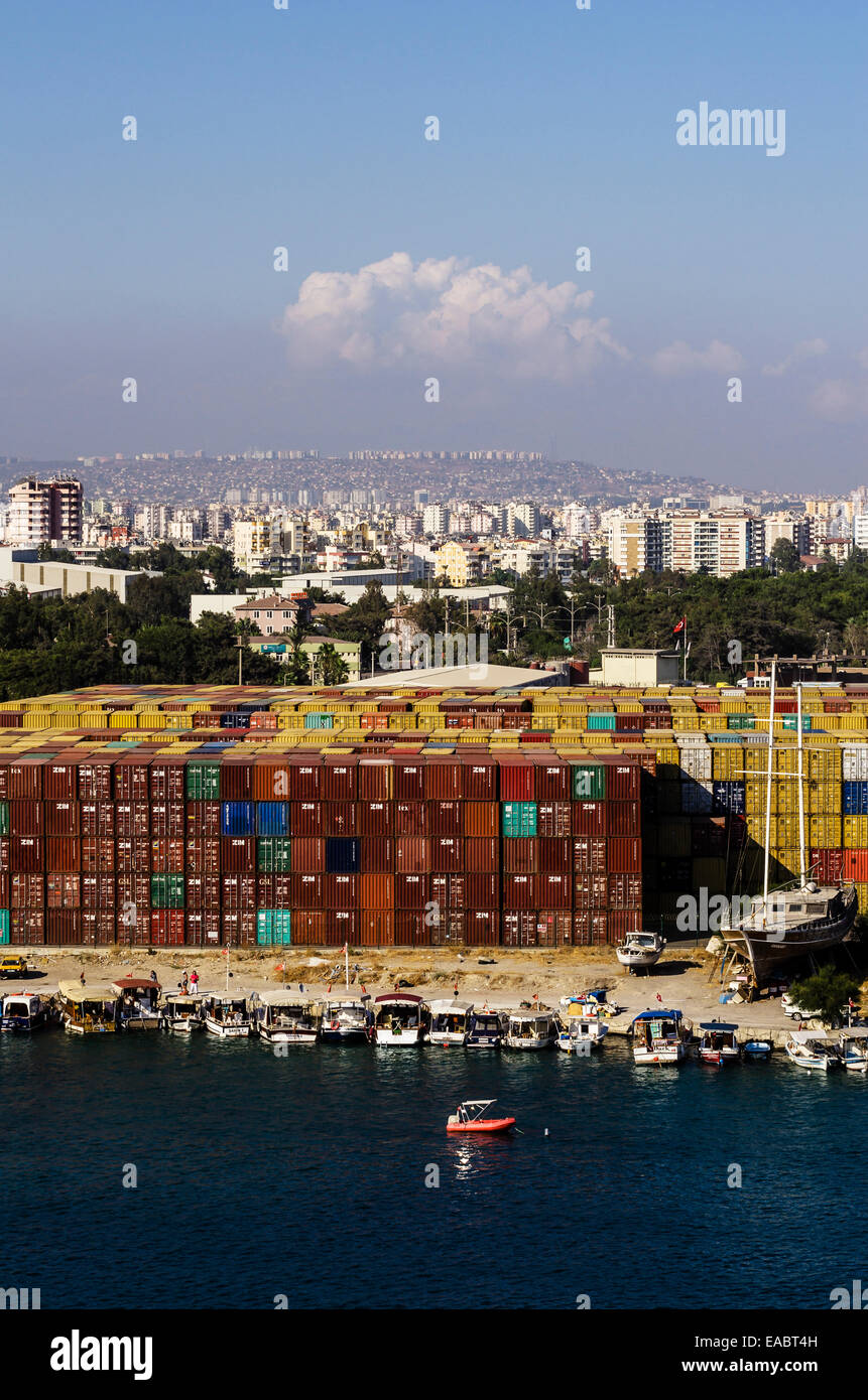 La Turchia, il Medio Oriente, Antalya, porto di contenitore Foto Stock