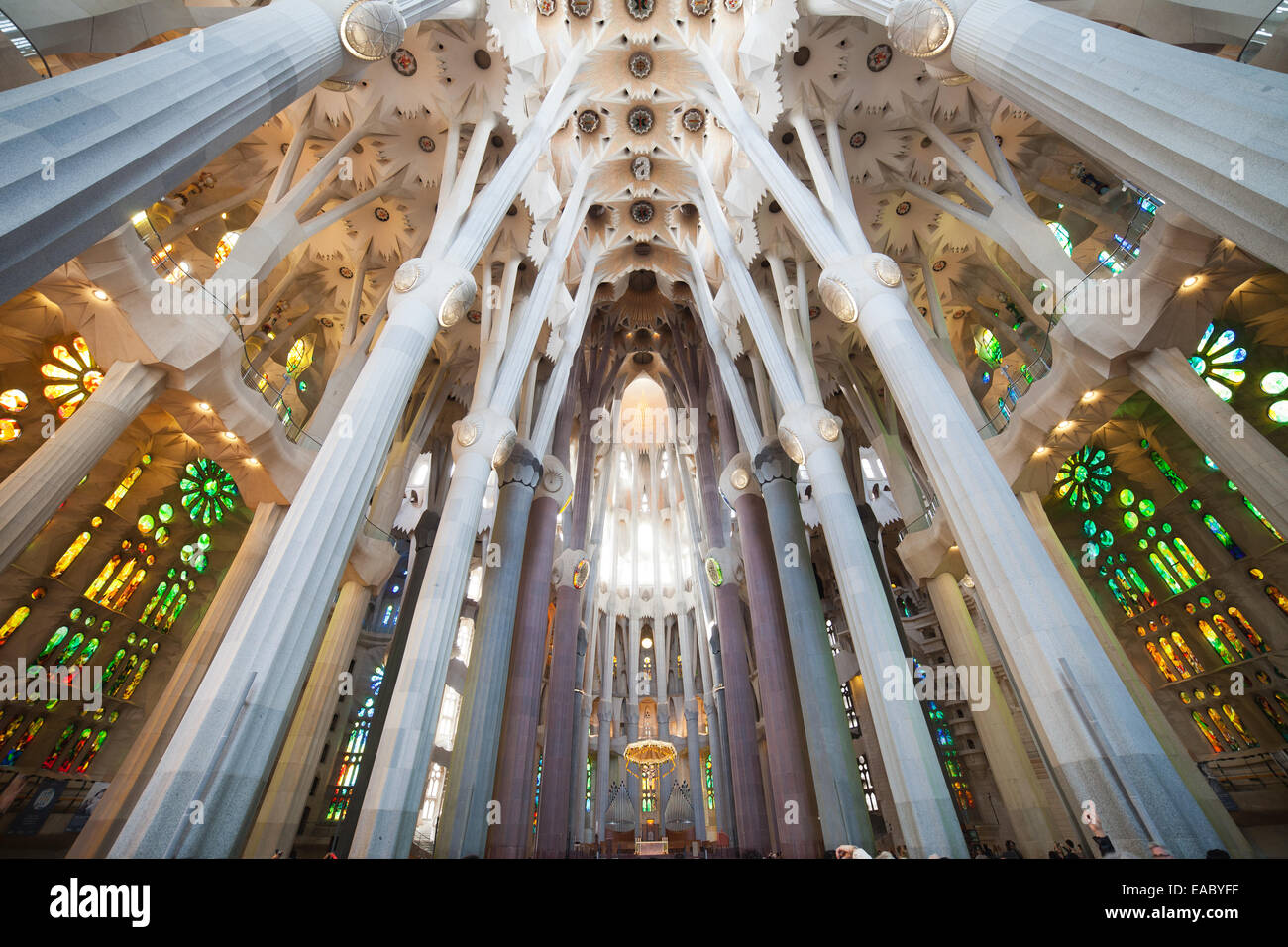La Sagrada Familia basilica interno a Barcellona, in Catalogna, Spagna. Foto Stock