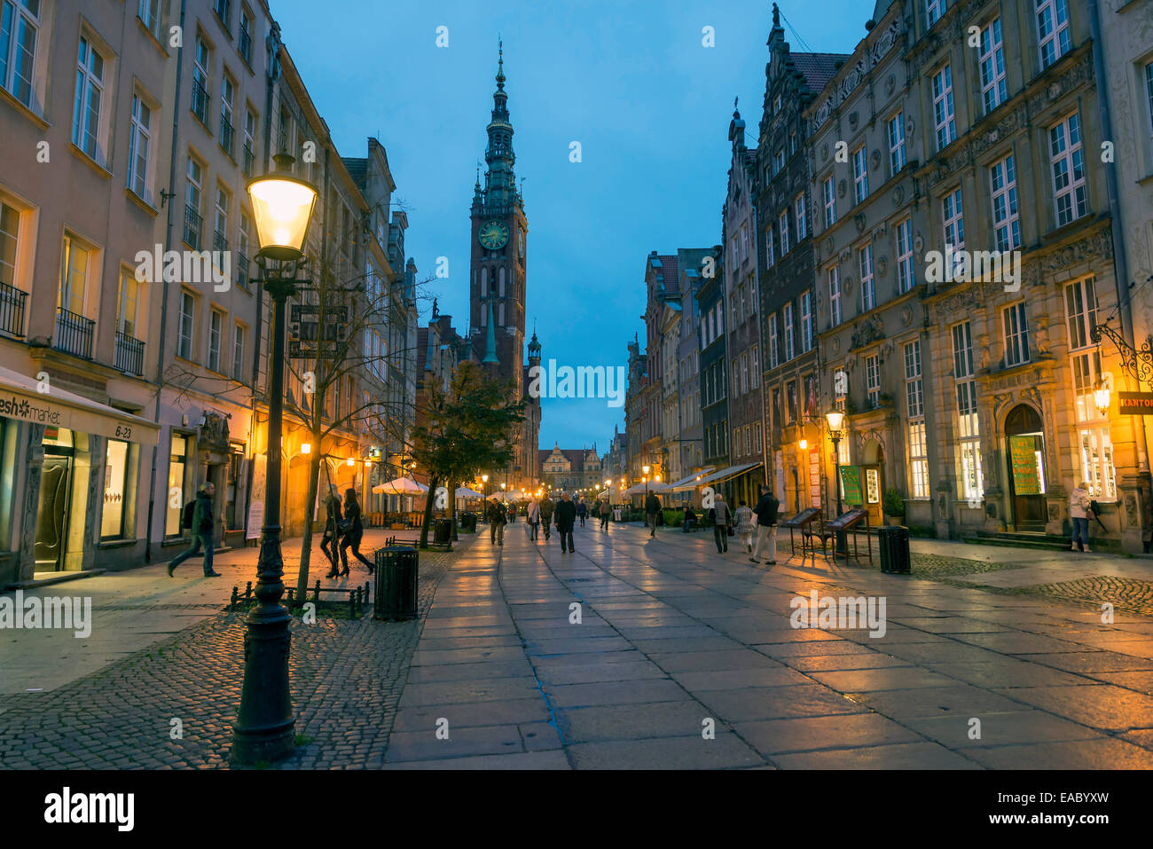 GDANSK, Polonia - 22 ottobre 2014: Città Vecchia di Danzica con il municipio di notte, Polonia Foto Stock