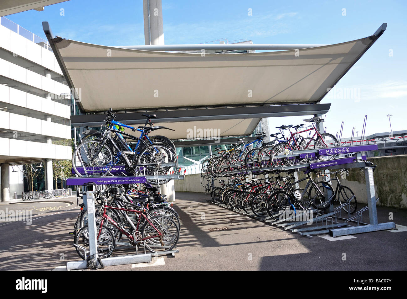 Parco del ciclo al Terminal 5 di Heathrow Airport. London Borough of Hounslow, Greater London, England, Regno Unito Foto Stock