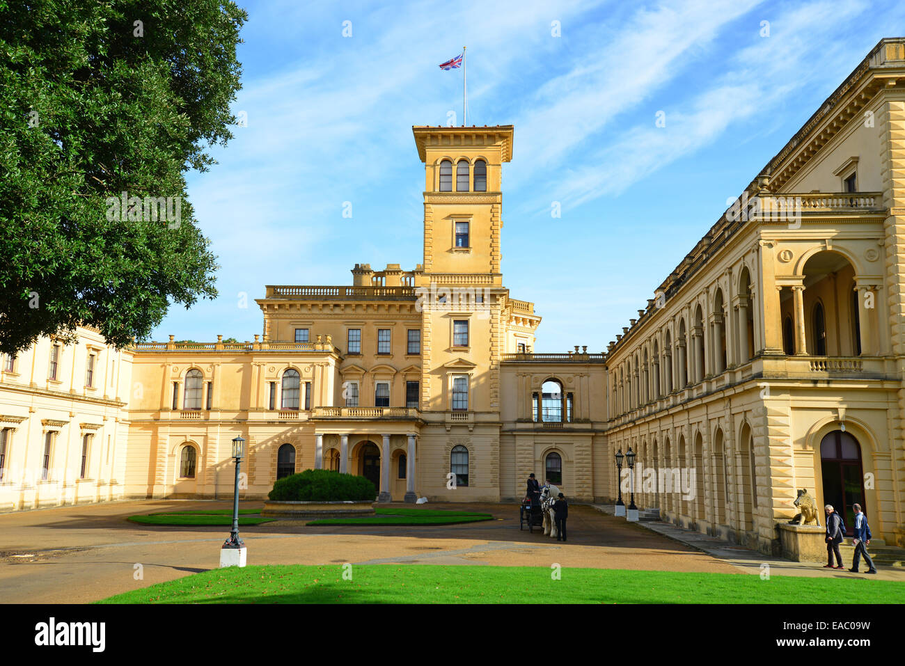 La facciata di ingresso, Osborne House, East Cowes, Isle of Wight, England, Regno Unito Foto Stock