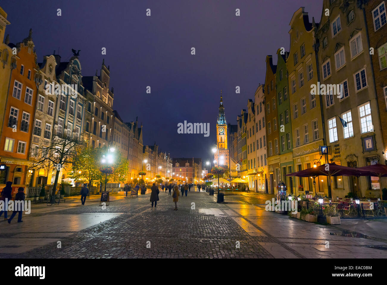 GDANSK, Polonia - 22 ottobre 2014: Città Vecchia di Danzica con il municipio di notte, Polonia Foto Stock