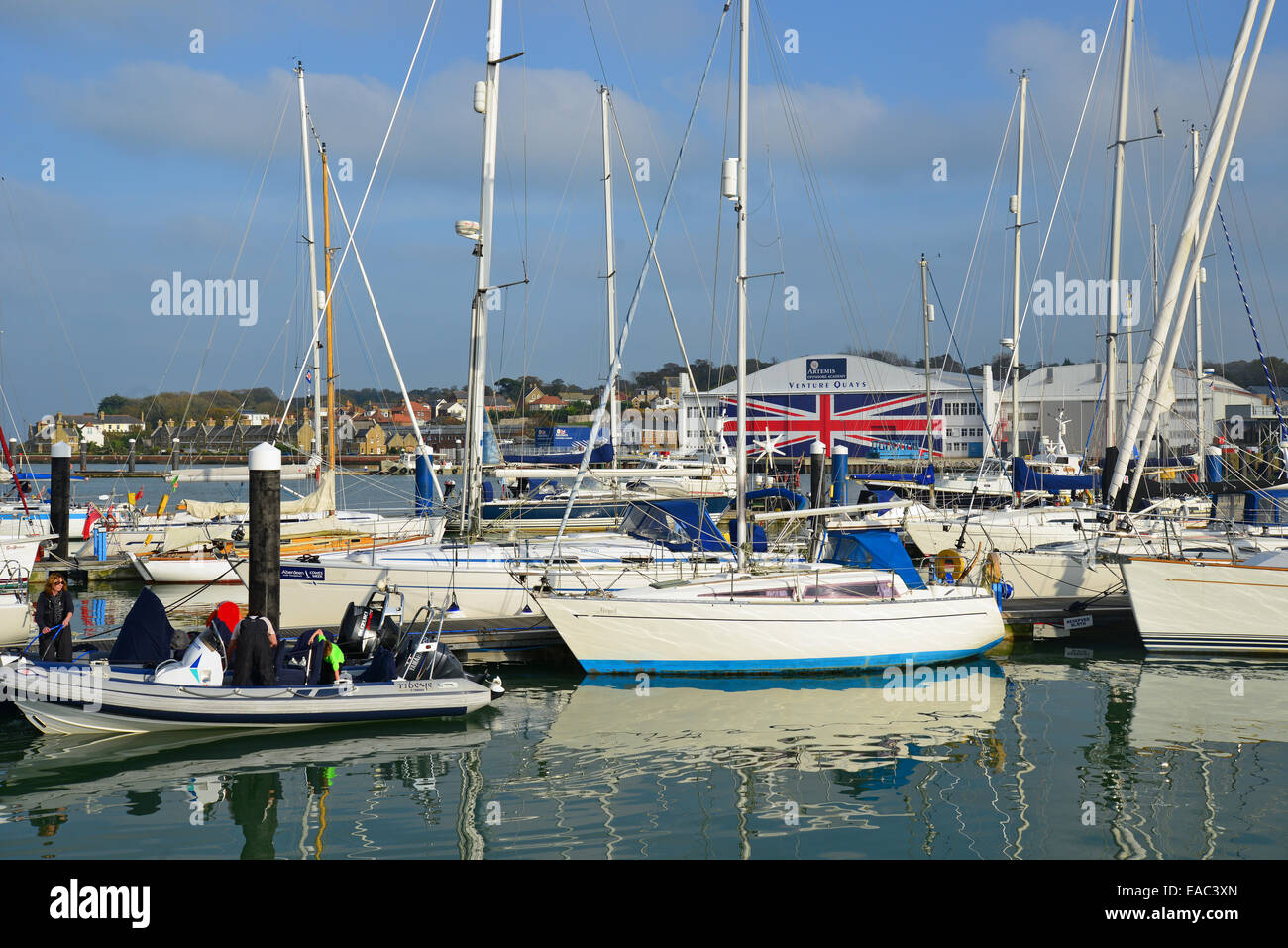 Shepards Wharf Marina, Cowes Harbour, Cowes, Isle of Wight, England, Regno Unito Foto Stock