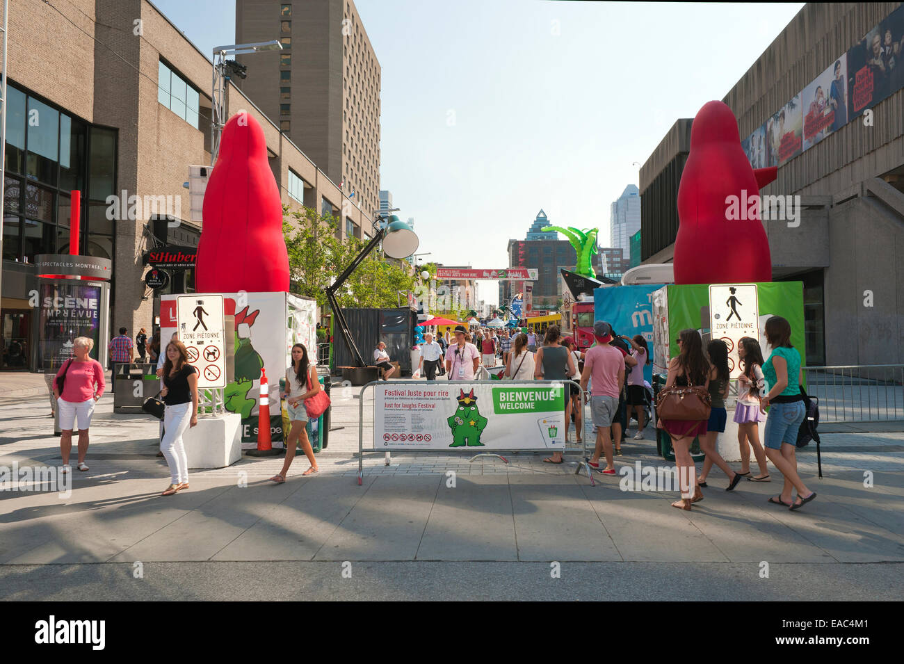 Ingresso al solo per ride sito del Festival su Ste Catherine Street, Montreal, provincia del Québec in Canada. Foto Stock
