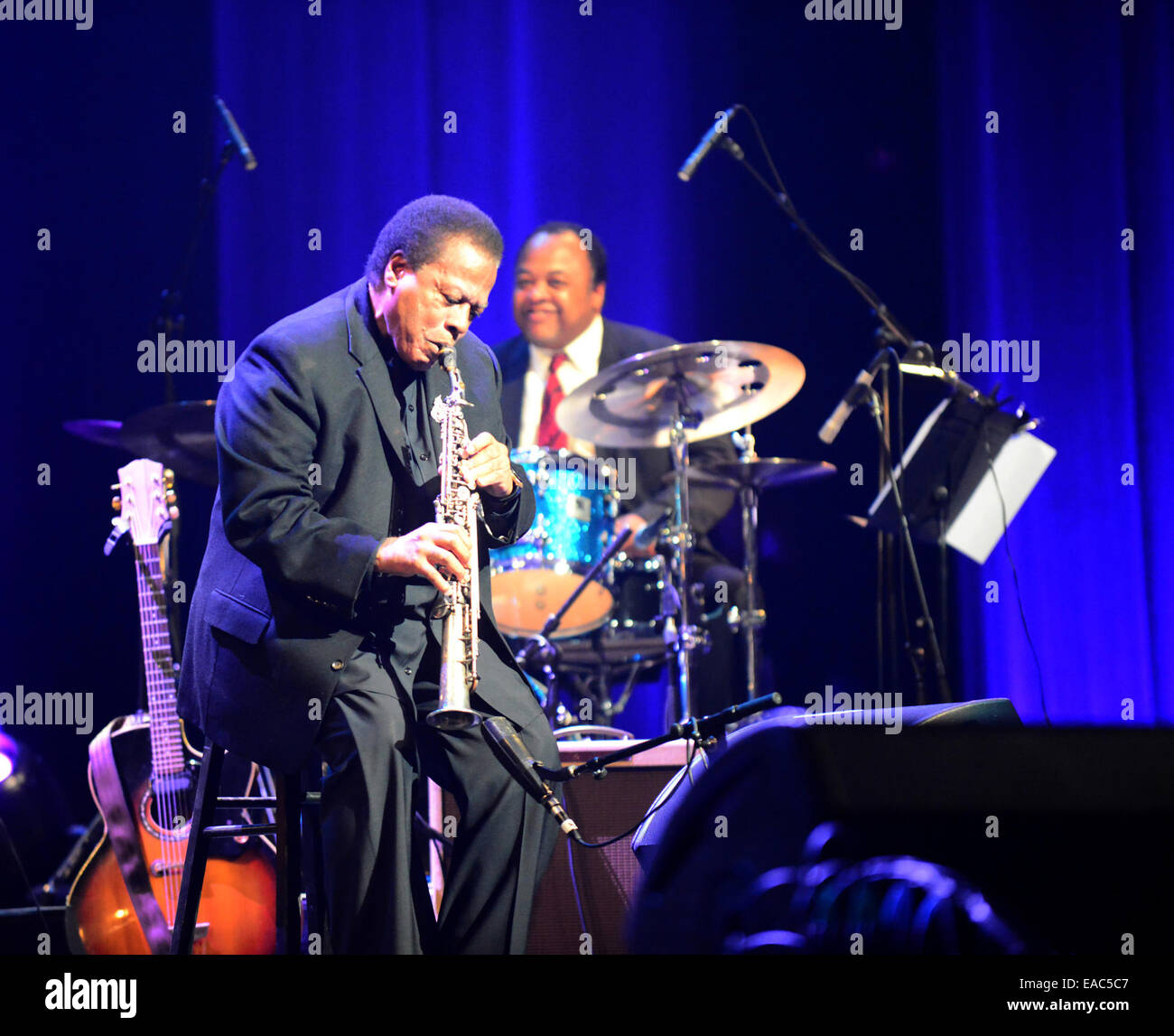 Hollywood, California, USA. Decimo Nov, 2014. Musicista - Wayne Shorter sul palco del Thelonious Monk International Jazz tromba concorrenza 2014, il Teatro Dolby, Hollywood, California, USA, 9 novembre 2014.Credit immagine cr Scott Mitchell/ZUMA Premere © Scott Mitchell/ZUMA filo/Alamy Live News Foto Stock