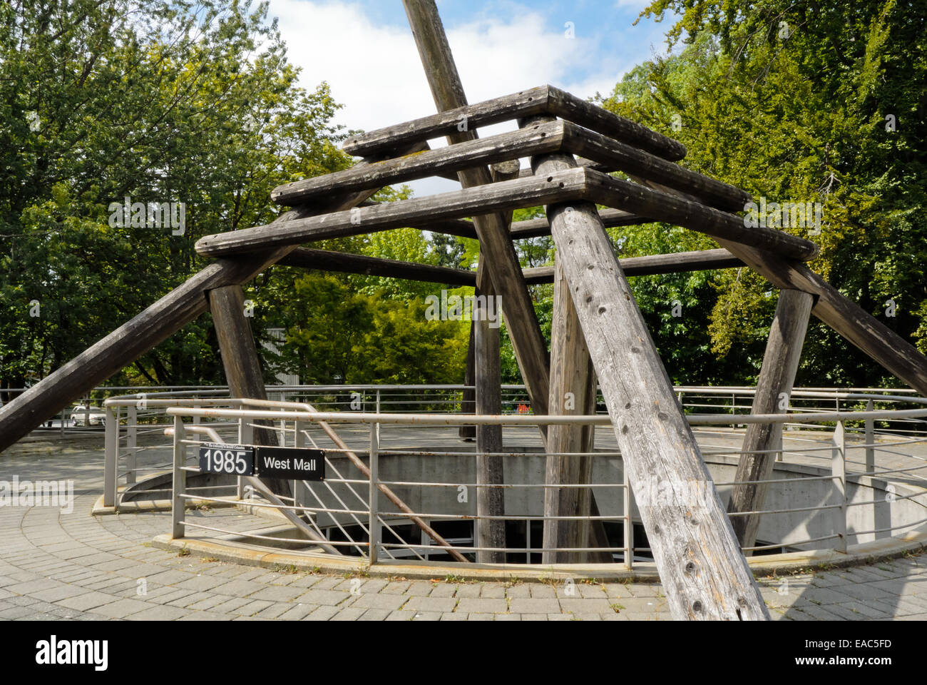 Ingresso al primo unite Longhouse presso la University of British Columbia Foto Stock