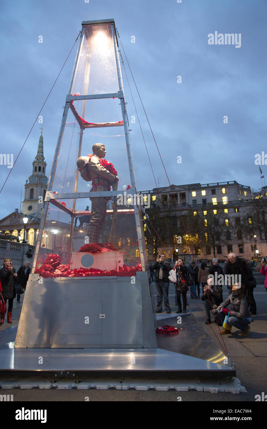 Ogni uomo si ricordò di scultura figurato basa attualmente Trafalgar Square, dopo andrà a quattro anni di tour della Gran Bretagna Foto Stock