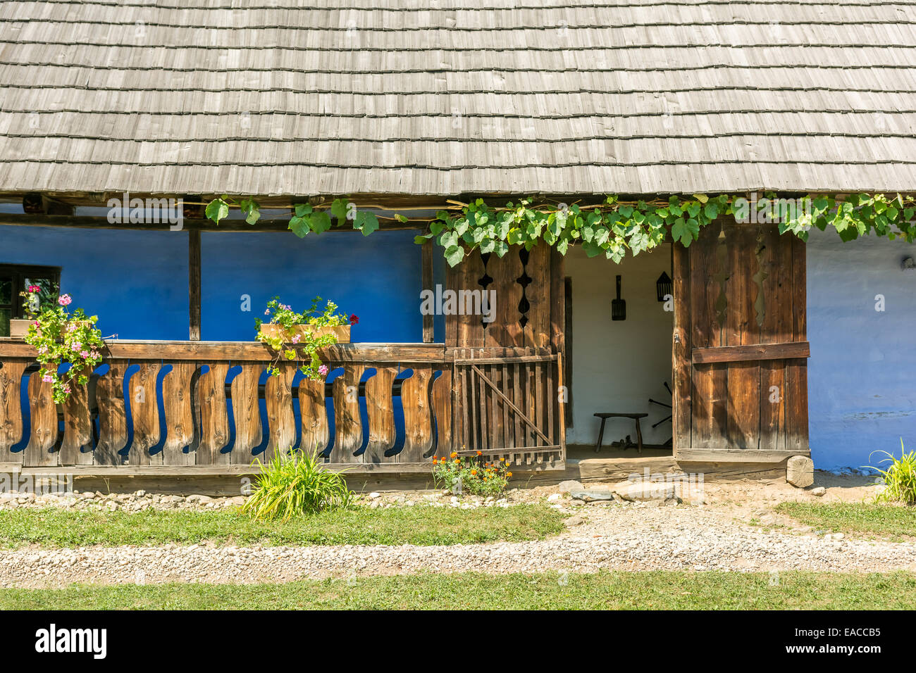 Vecchio tradizionale villaggio rumeno House Foto Stock