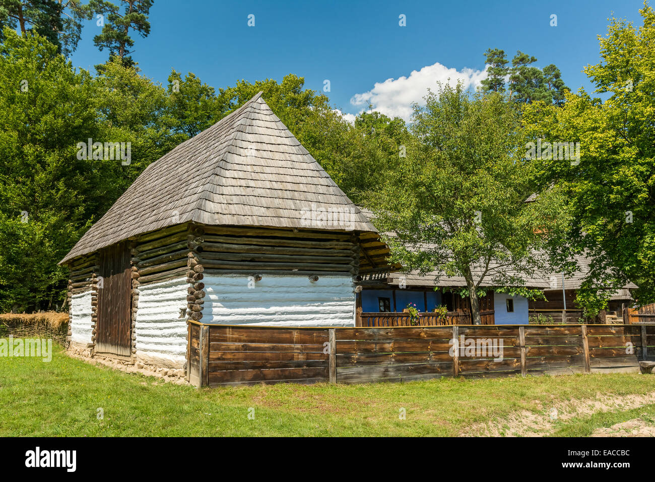 Vecchio tradizionale villaggio rumeno House Foto Stock