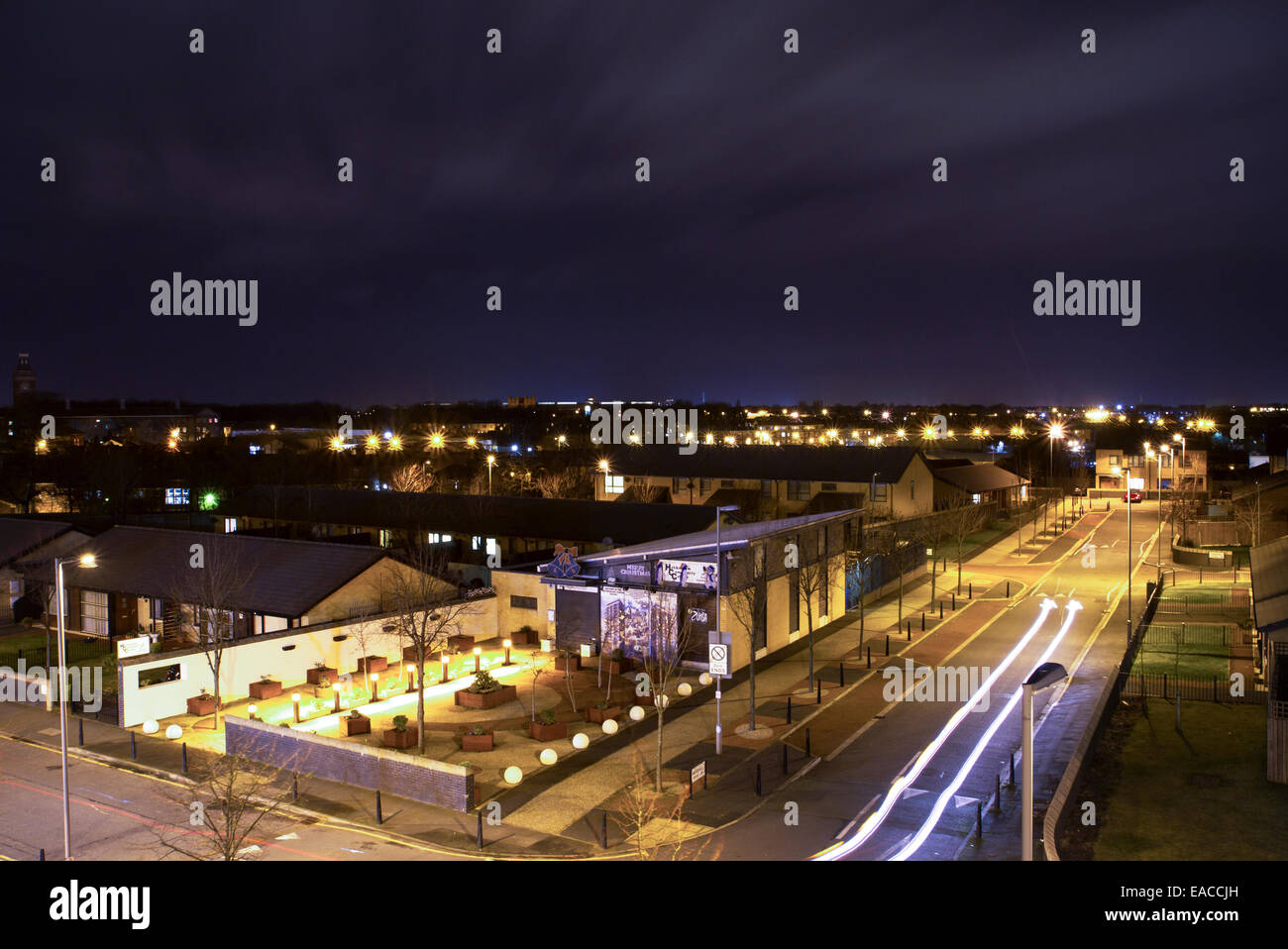 Una lunga esposizione del paesaggio urbano Foto Stock