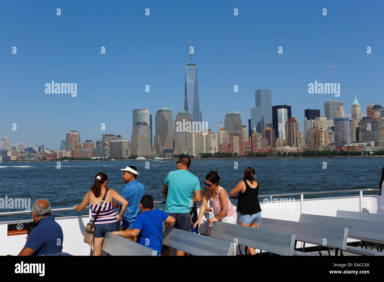 Sul traghetto per la Statua della Libertà del porto di New York Foto Stock