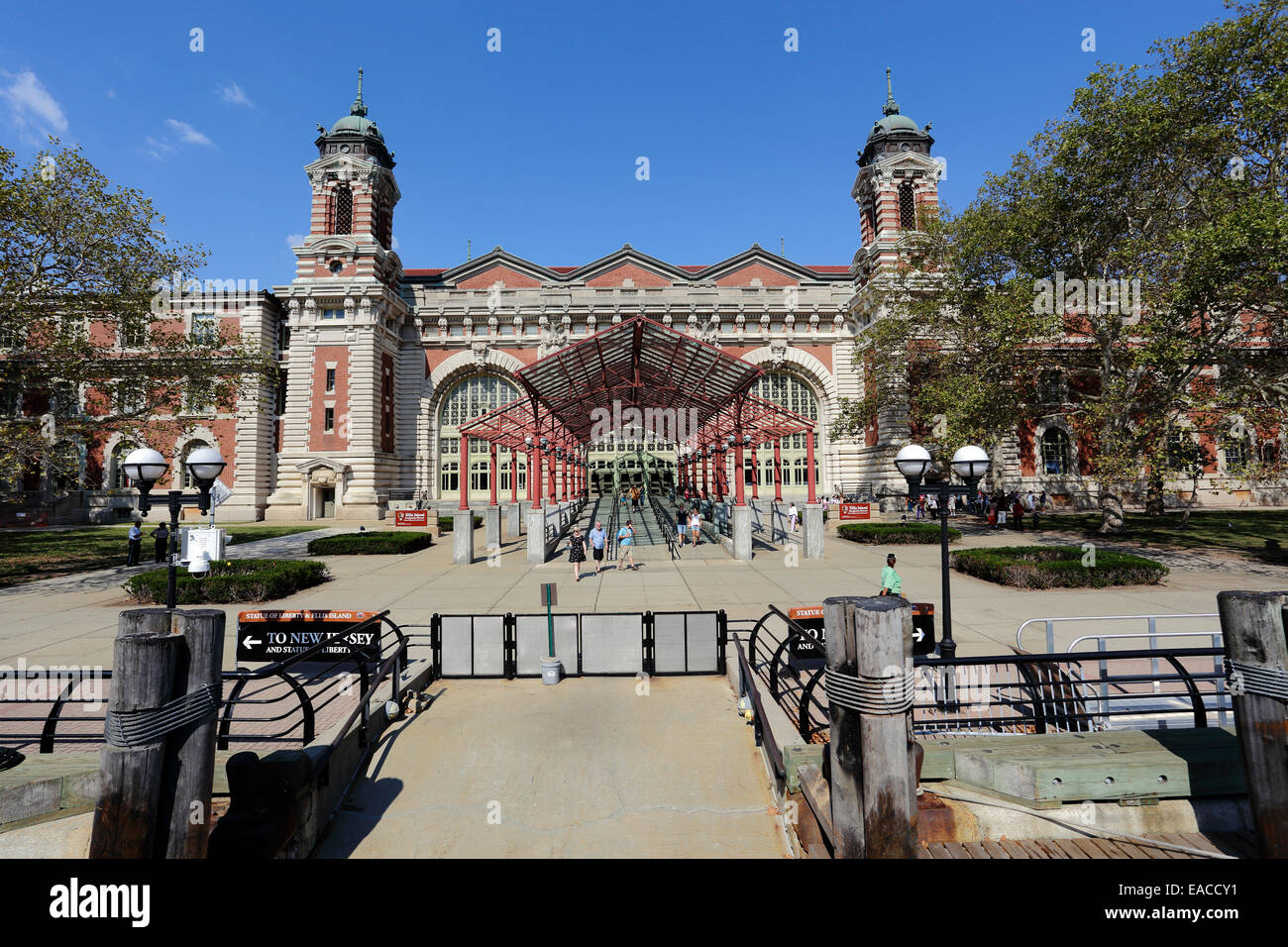 Historic Ellis Island centro di immigrazione e il Museo del Porto di New York Foto Stock