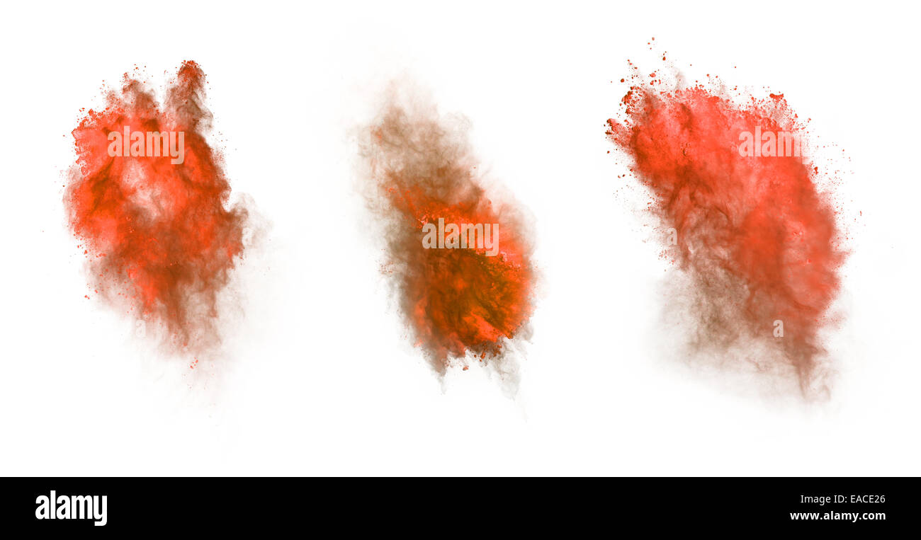 Bloccare il movimento della polvere rossa esplosione isolati su sfondo bianco Foto Stock