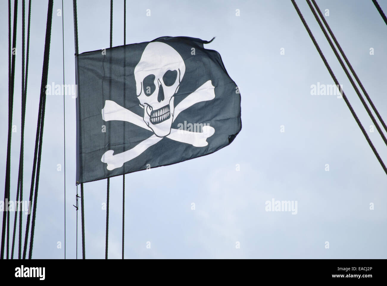 La bandiera dei pirati sulla crociera a Volendam Foto Stock