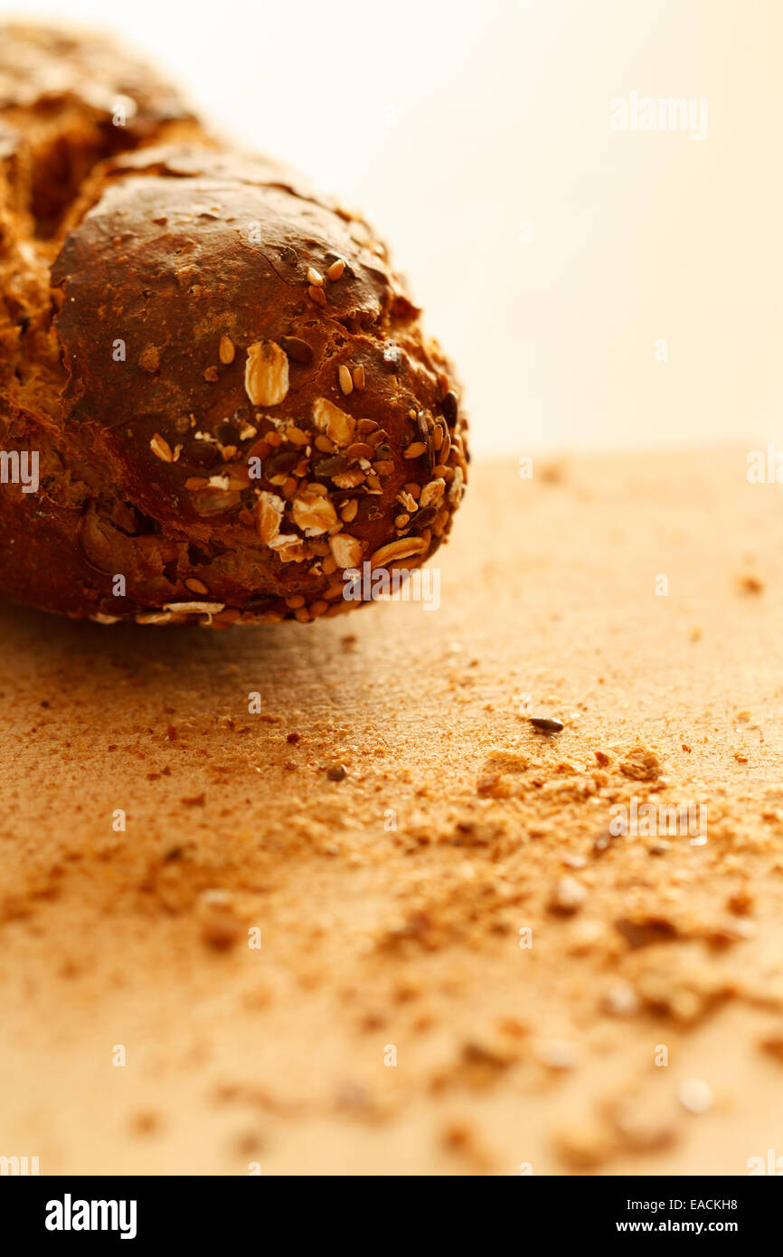 Tradizionalmente i cereali francesi baguette, close-up. Foto Stock