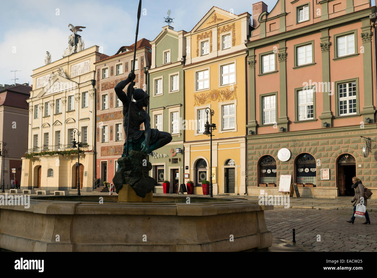 Vista della piazza del Mercato Vecchio, il centro storico di Poznan, Polonia Foto Stock