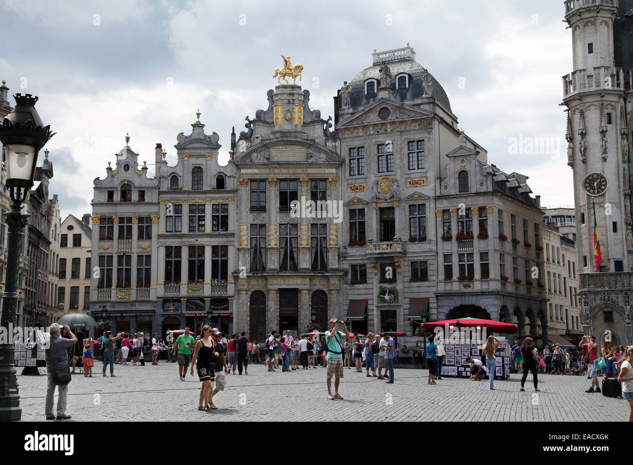 La Grand Place di Bruxelles.Belgio.un Sito Patrimonio Mondiale dell'UNESCO.risalenti principalmente dalla fine del XVII secolo. Foto Stock