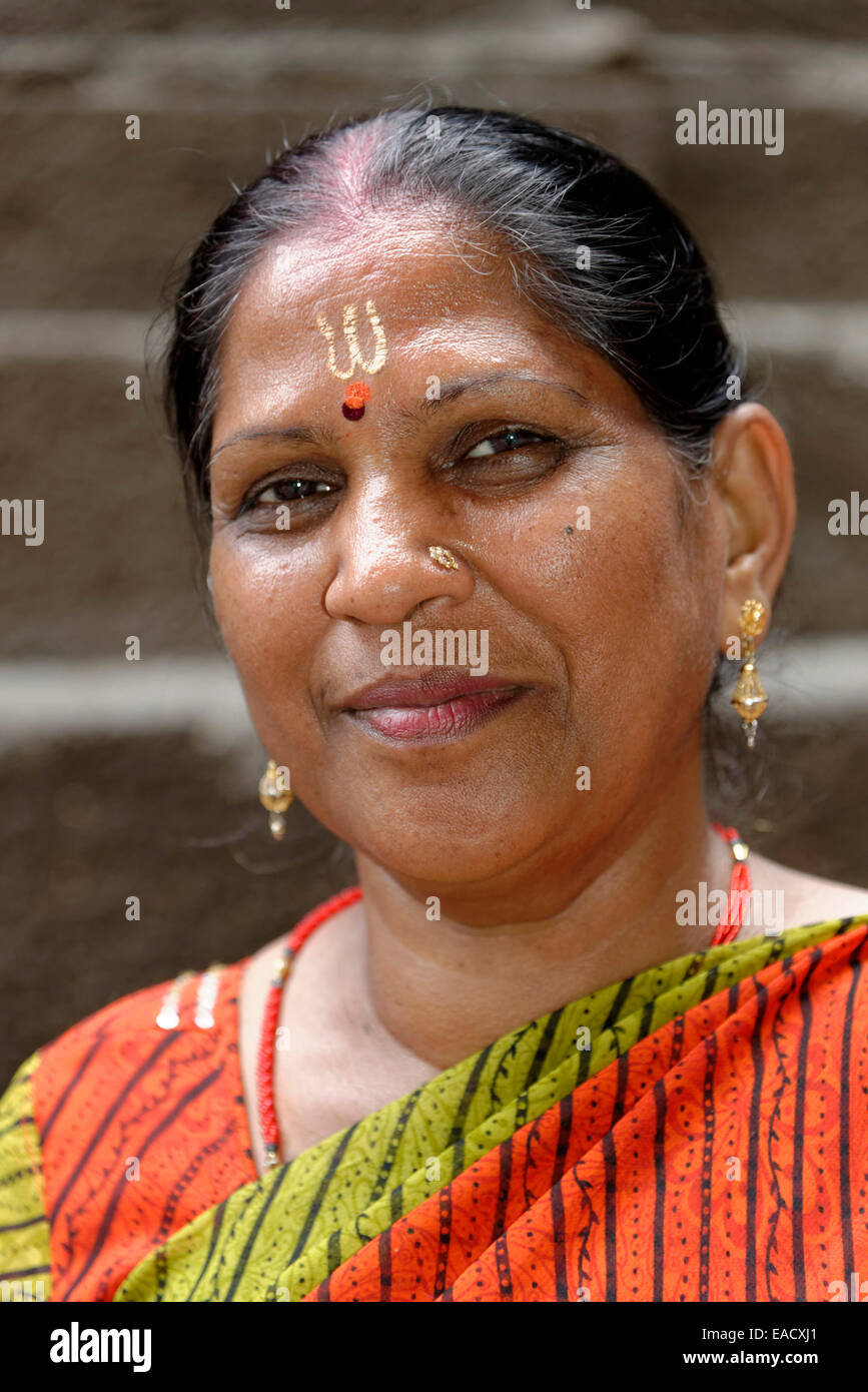 Anziani donna indiana, ritratto, Aurangabad, Maharashtra, India Foto Stock