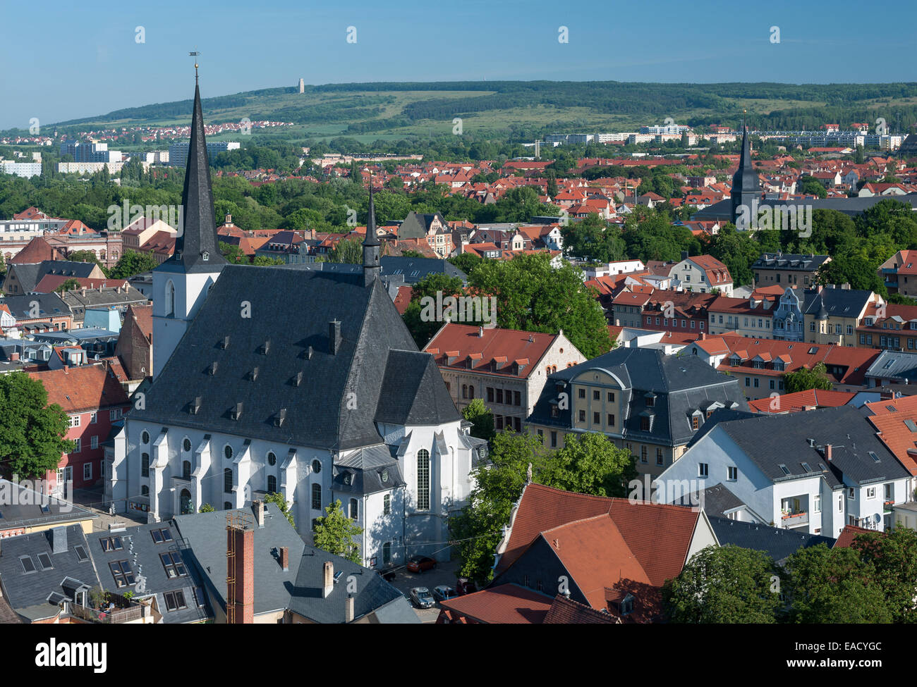 Il centro storico di Weimar con Herderkirche Chiesa, Jakobskirche chiesa e la collina di Ettersberg sul retro, centro storico, Weimar Foto Stock