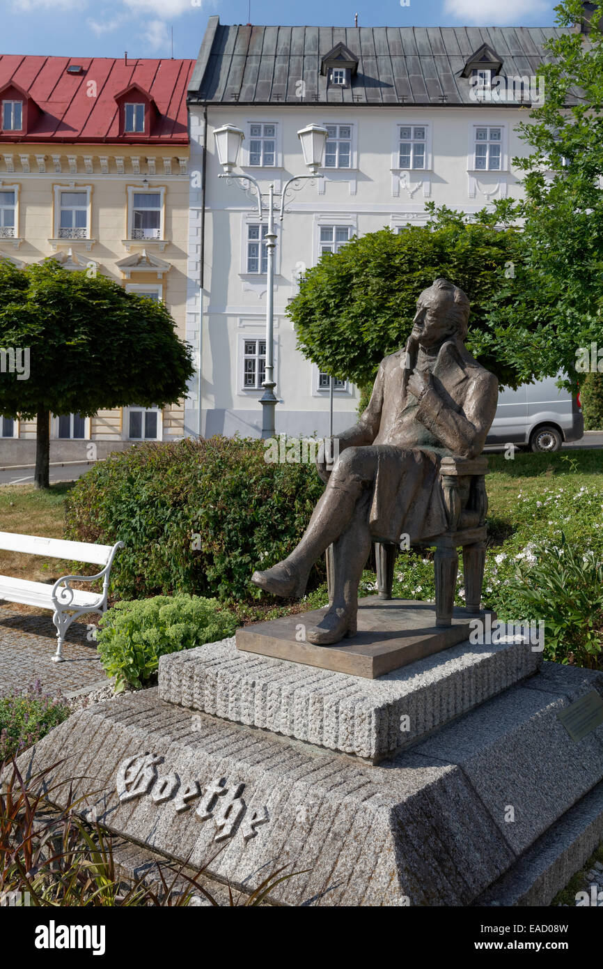 Goethe monumento sulla piazza Goethe, Mariánské Lázně, Regione di Karlovy Vary, Bohemia Repubblica Ceca Foto Stock