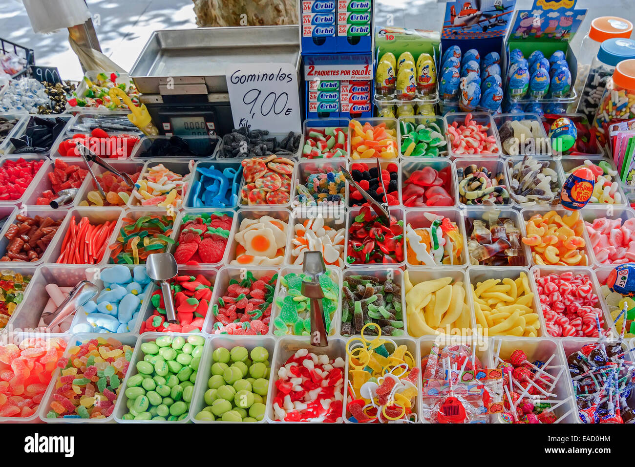 Scegliere e combinare dolciumi Catalogna Spagna Foto Stock