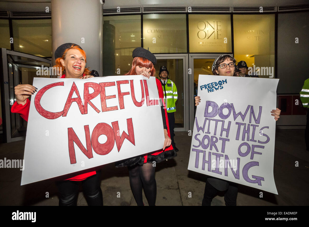 Londra, Regno Unito. Xii Nov, 2014. Guerra di classe "poveri" porta la segregazione protesta continua 2014 Credit: Guy Corbishley/Alamy Live News Foto Stock