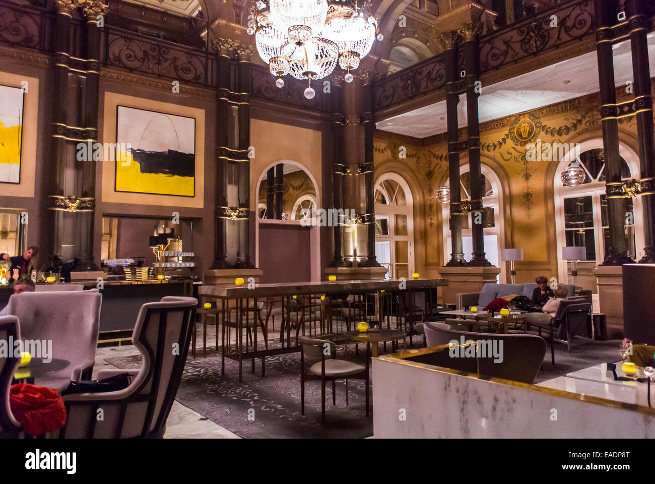 Parigi, Francia, interno vuoto, sala bar elegante, hotel di lusso tradizionale francese, "Concorde Opera", bar d'epoca, hotel di parigi Foto Stock