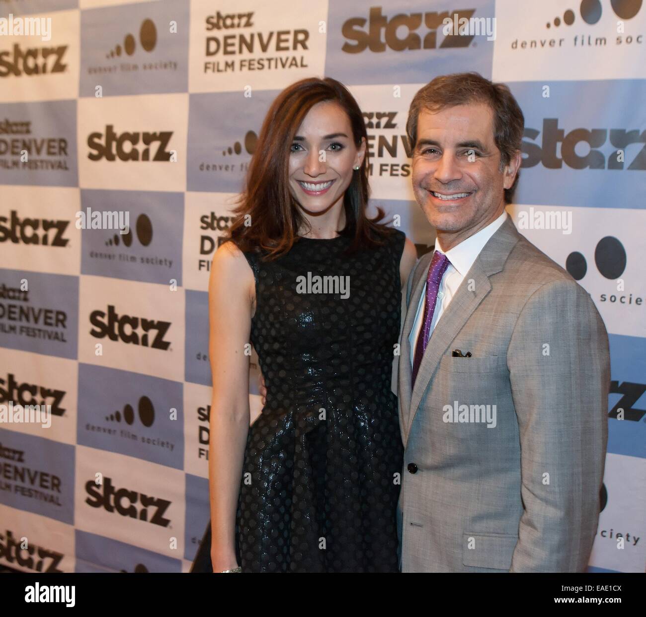 Denver, Colorado, Stati Uniti d'America. Xii Nov, 2014. 37th. Starz Denver Film Festival inaugura la serata di apertura con la presentazione del film 5-7 presso il centro di Denver di Performing Arts Complex mercoledì notte. In posa dal tappeto rosso sono attrice JOCELYN DEBOER, sinistro e regista del film 5-7 VICTOR LEVIN. Credito: Hector Acevedo/ZUMA filo/Alamy Live News Foto Stock