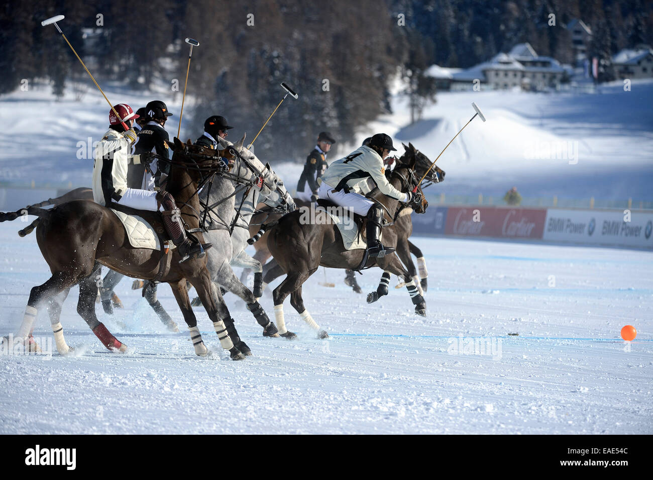 Polo torneo, 28th St. Moritz Polo World Cup sulla neve sul lago ghiacciato di St. Moritz, San Moritz Engadin, Grigioni Foto Stock