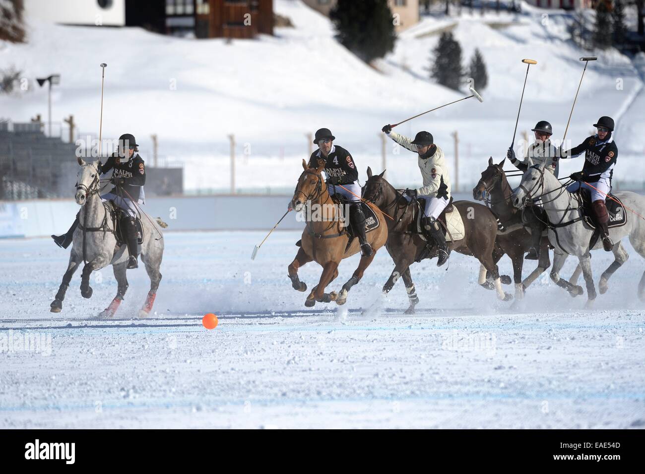Polo torneo, 28th St. Moritz Polo World Cup sulla neve sul lago ghiacciato di St. Moritz, San Moritz Engadin, Grigioni Foto Stock