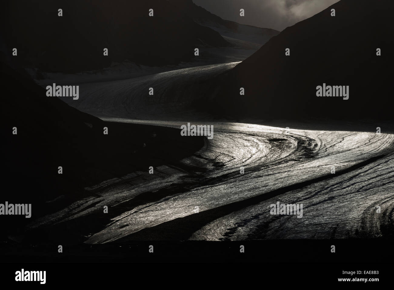 Lingua del ghiacciaio, ghiacciaio Kongsbreen, Kongsfjorden, isola Spitsbergen, arcipelago delle Svalbard Isole Svalbard e Jan Mayen, Norvegia Foto Stock