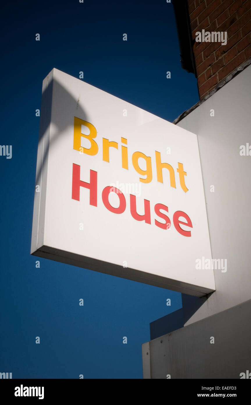 BrightHouse affitto ai propri bright house finance rivenditore rivenditori al dettaglio negozi negozio rent-a-proprio degli elevati tassi di interesse tasso expe APR Foto Stock