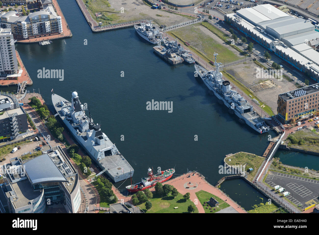 Una veduta aerea di navi da guerra di Cardiff durante il 2014 Vertice della NATO Foto Stock