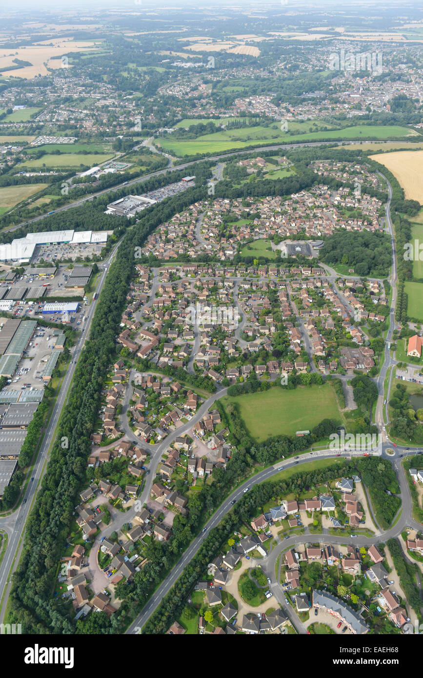 Una veduta aerea di una zona residenziale di Bury St Edmunds, Suffolk. Foto Stock