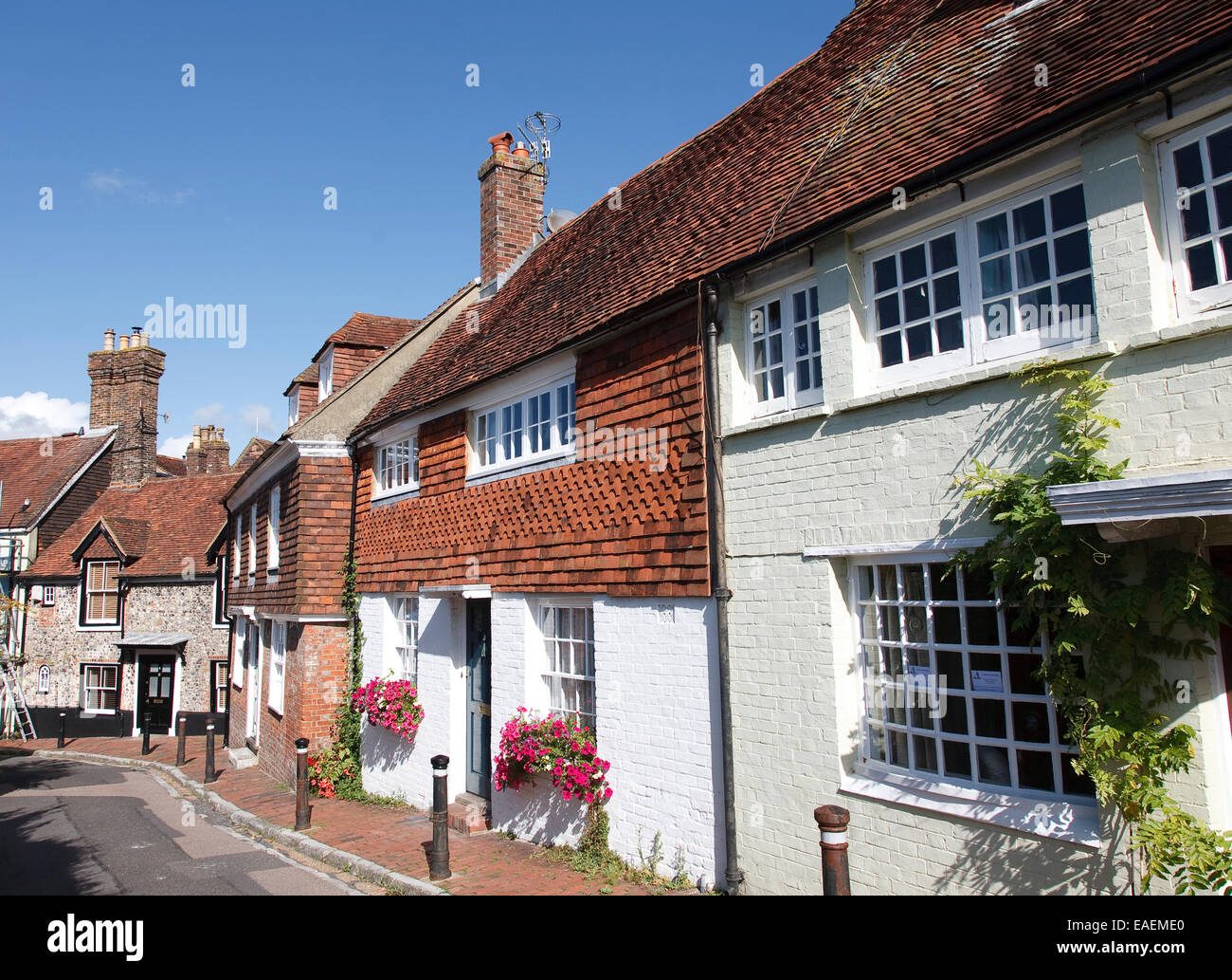 Un attraente terrazza di cottages in Lewes, East Sussex Foto Stock