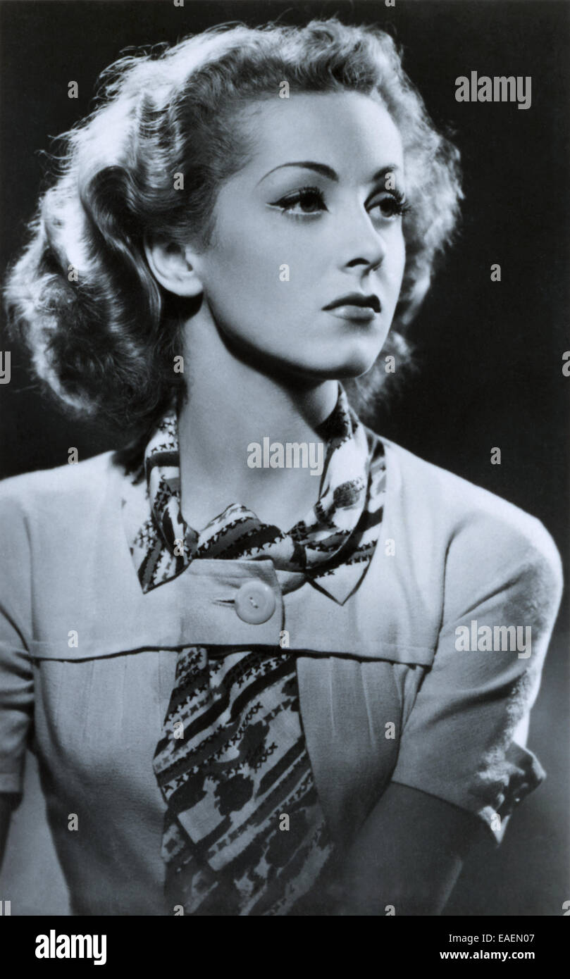 Danièle Darrieux da un 1930s Ross Verlag card Foto Stock
