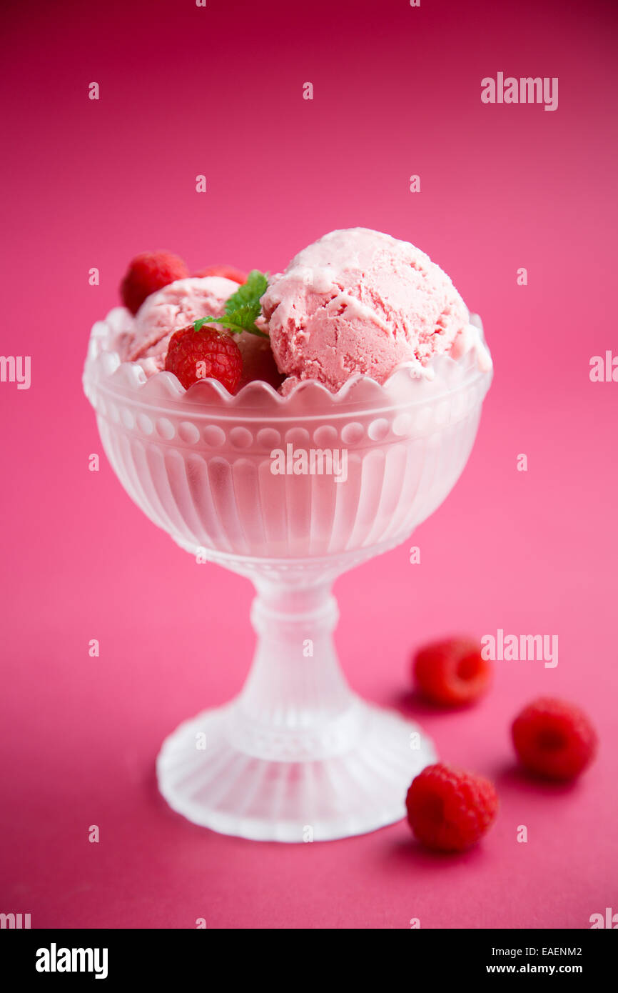 Gelato al lampone Foto Stock