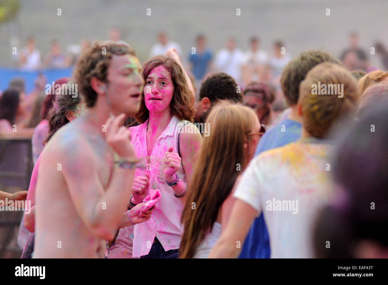 BENICASIM, Spagna - 21 Luglio: persone presso le patatine Holi Color Party a FIB (Festival Internacional de Benicassim Festival). Foto Stock