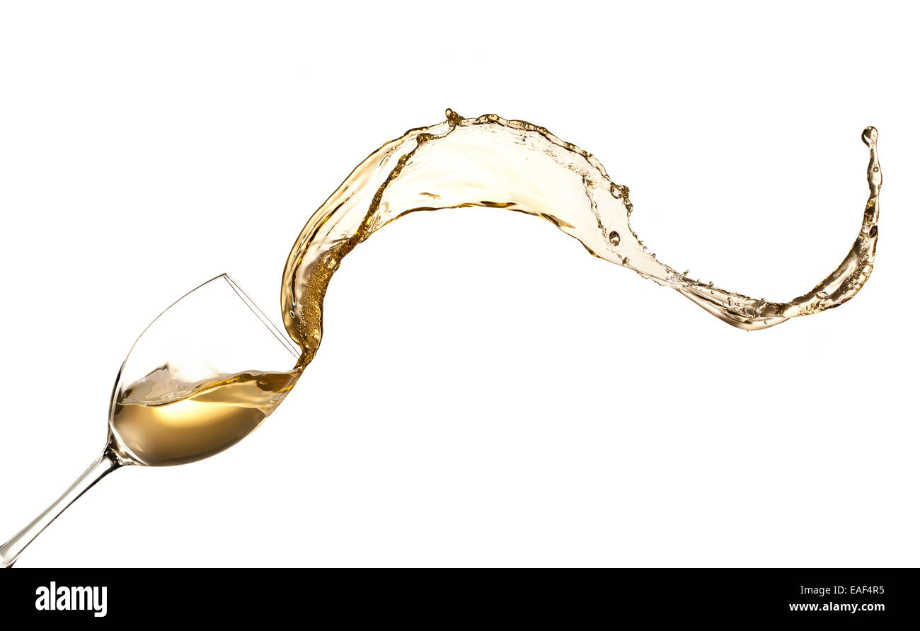 Vino bianco schizzi di vetro, isolati su sfondo bianco Foto Stock