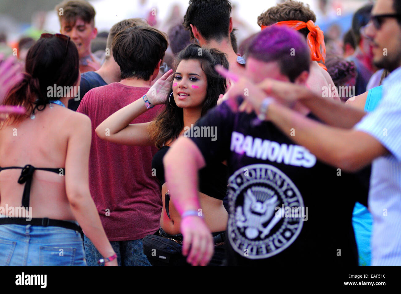 BENICASIM, Spagna - 21 Luglio: persone presso le patatine Holi Color Party a FIB (Festival Internacional de Benicassim Festival). Foto Stock