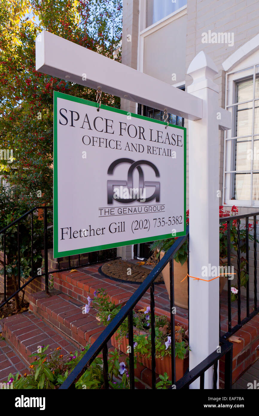 Lo spazio commerciale per il leasing segno - Washington DC, Stati Uniti d'America Foto Stock Lo spazio commerciale per il leasing segno - Washington DC, Stati Uniti d'America Foto Stock